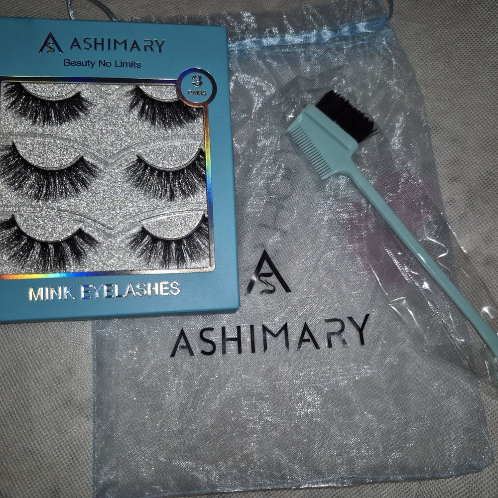 Dramatic Black Synthetic Lashes
